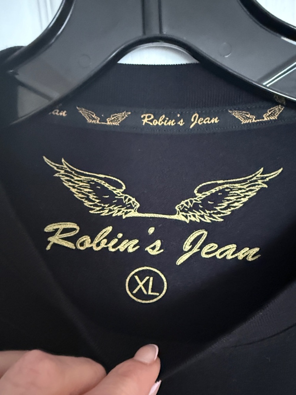 Robin‘s jeans, graphic T-shirt - Picture 3 of 4